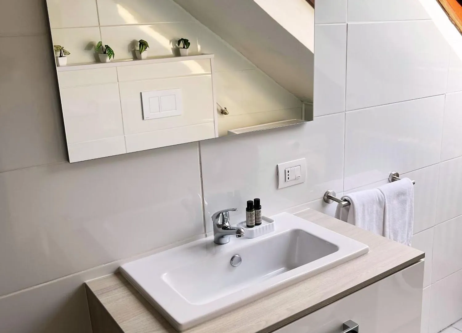 Apartment Rentugoo Cuveglio-Lago Maggiore Canonica  Italy